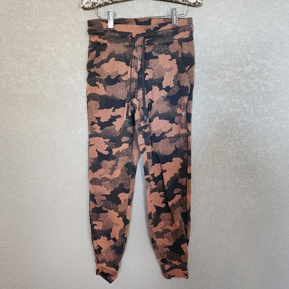 Lululemon Ready to High-Rise jogger size 6 - Picture 2 of 8